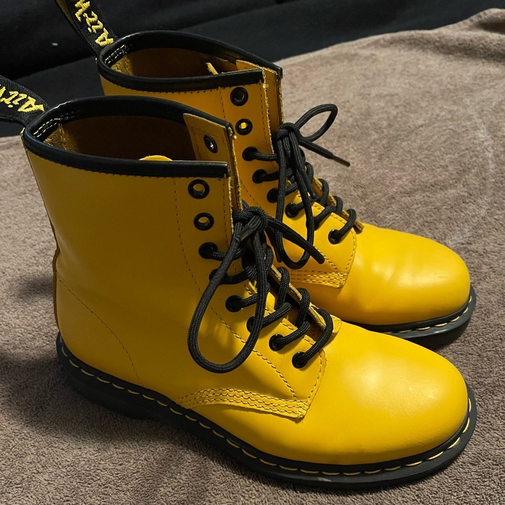 1460 Smooth Leather Lace Up Boots